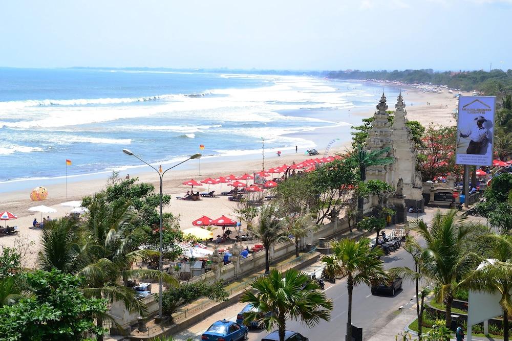 Kuta One Party Hotel Екстериор снимка