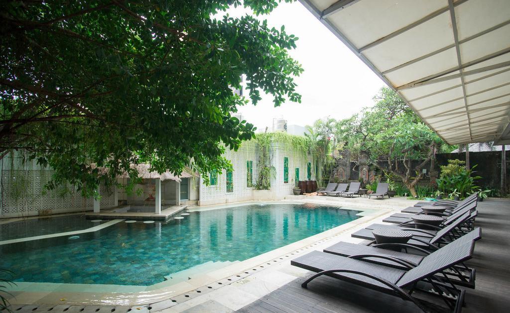 Kuta One Party Hotel Екстериор снимка