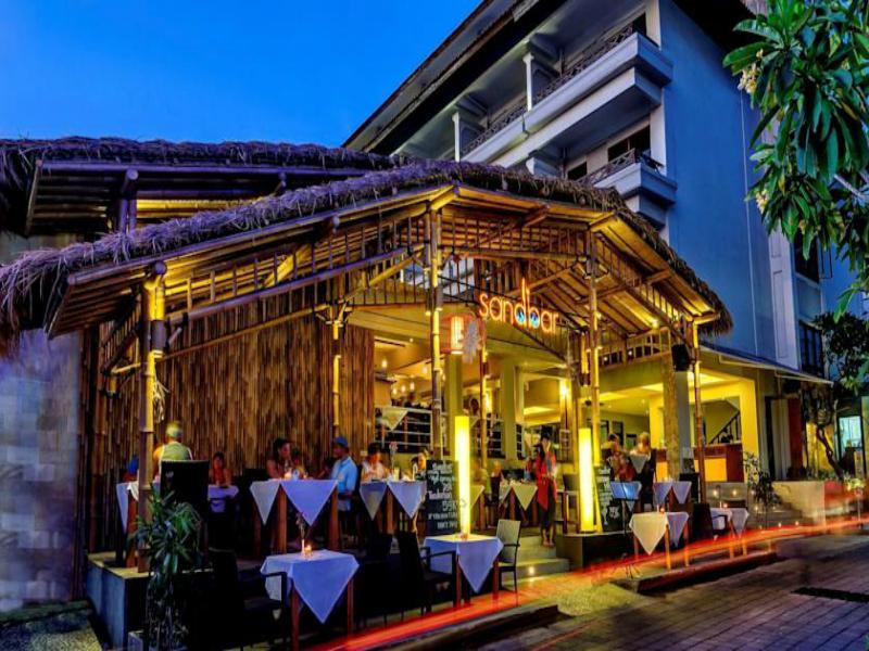 Kuta One Party Hotel Екстериор снимка