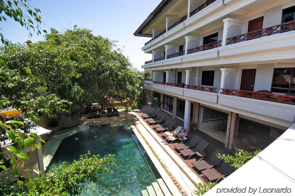 Kuta One Party Hotel Екстериор снимка