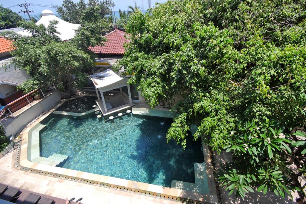 Kuta One Party Hotel Екстериор снимка