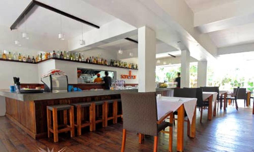 Kuta One Party Hotel Екстериор снимка
