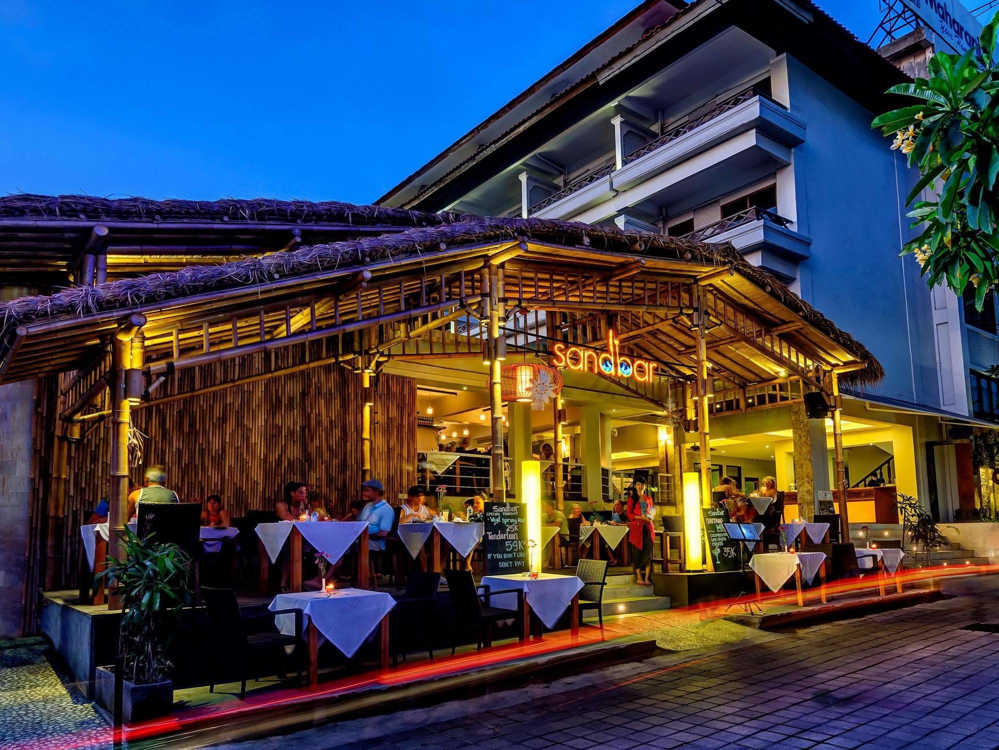 Kuta One Party Hotel Екстериор снимка